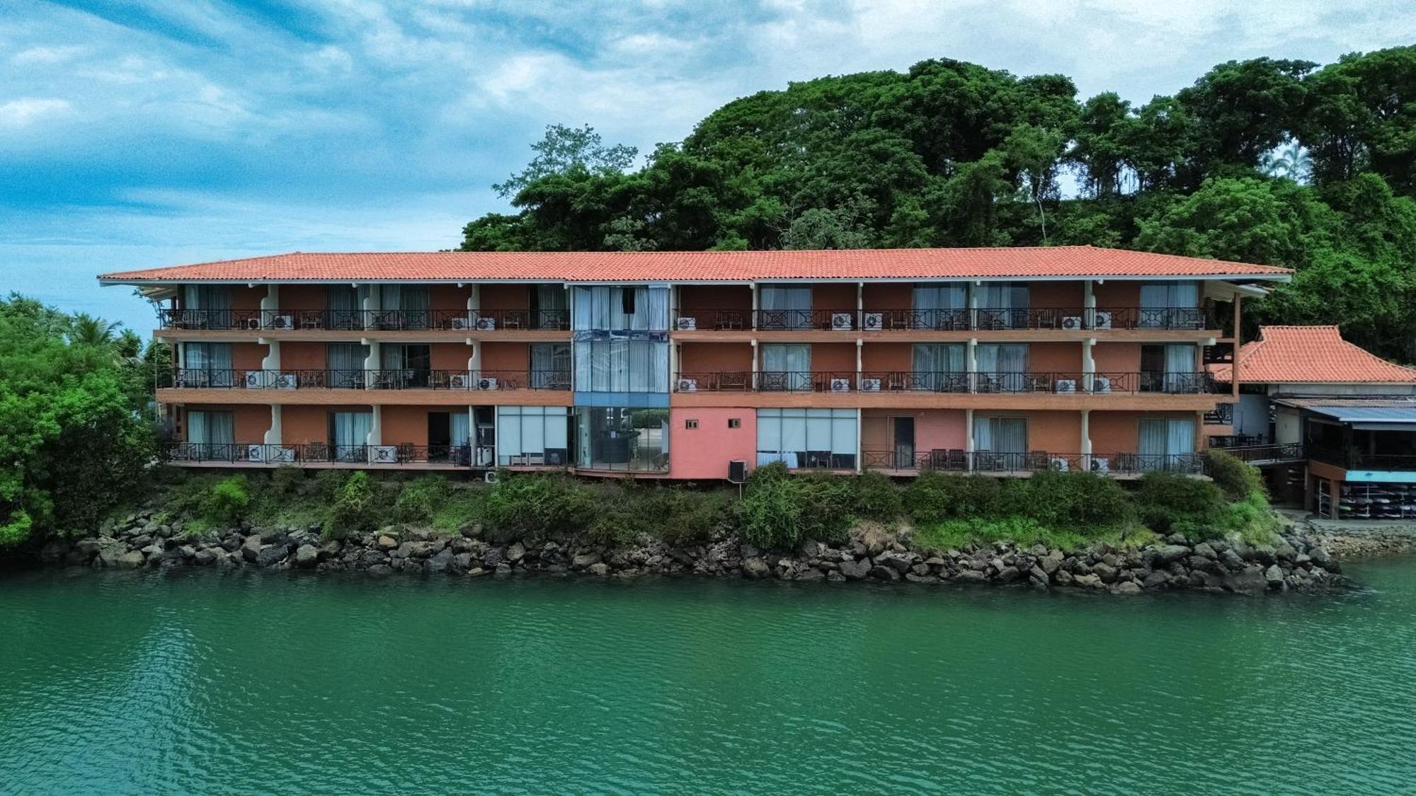The House 3*