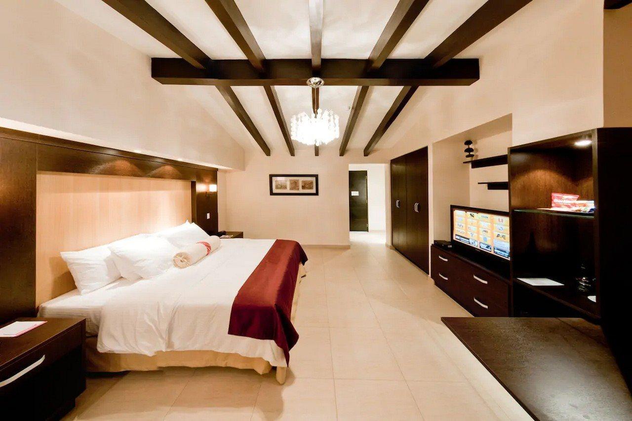Hotel The House