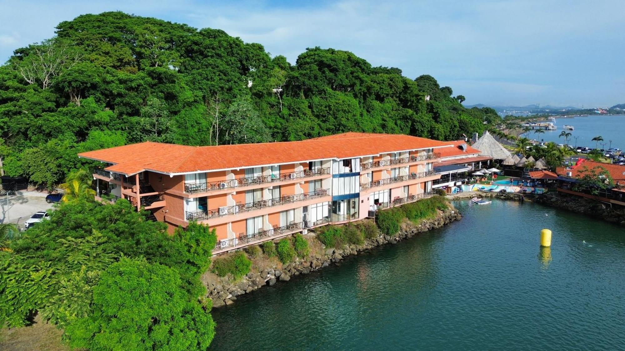 Hotel The House 3*